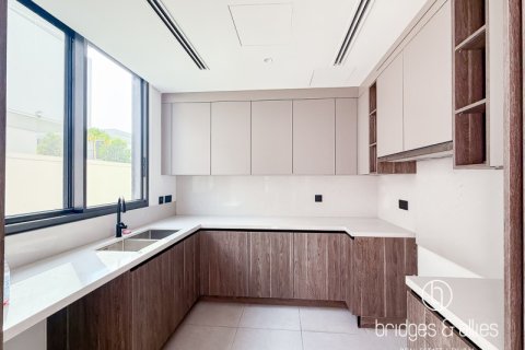 Villa in Tilal Al Ghaf, Dubai 4 bedrooms, 377 sq.m. № 101352 - photo 14
