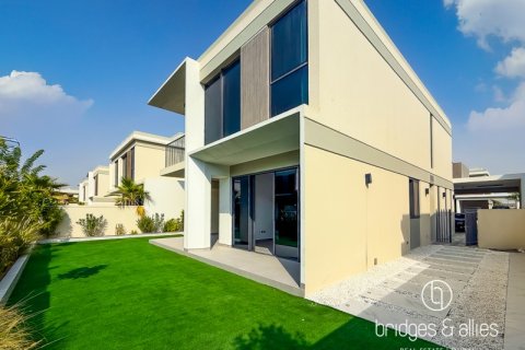Villa in Tilal Al Ghaf, Dubai 4 bedrooms, 377 sq.m. № 101352 - photo 6