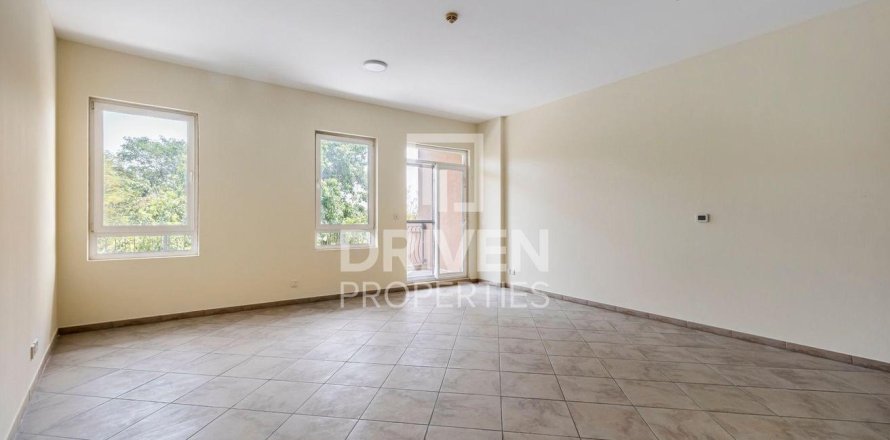 Appartement à Motor City, Dubai, 2 chambres, 155.15 m², № 129645