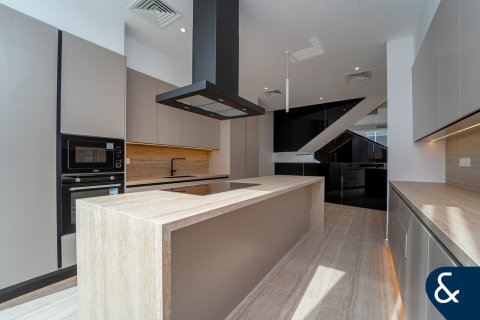 Villa en Al Barari, Dubai, 4 dormitorios, 459 m², № 91471 - foto 6