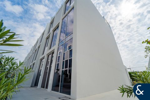 Villa en Al Barari, Dubai, 4 dormitorios, 459 m², № 91471 - foto 16