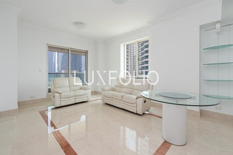 Снять в аренду квартиру в Emaar 6 Towers, Дубай Марина, Дубай: 2 спальни, 159м², № 46342 - фото 2