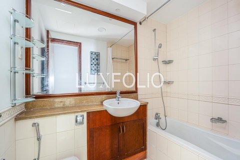 Снять в аренду квартиру в Emaar 6 Towers, Дубай Марина, Дубай: 2 спальни, 159м², № 46342 - фото 13