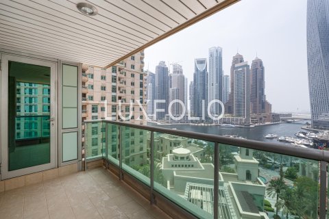 Снять в аренду квартиру в Emaar 6 Towers, Дубай Марина, Дубай: 2 спальни, 159м², № 46342 - фото 3