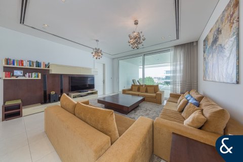 Apartment in Ashjar, Al Barari, Dubai 4 bedrooms, 639 sq.m. № 75352 - photo 7