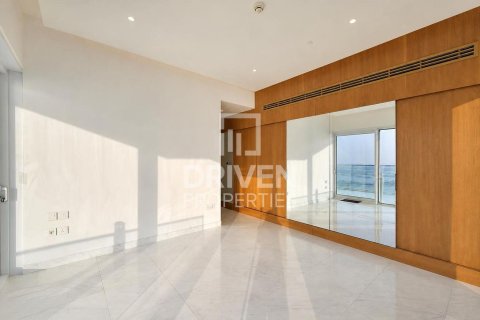 Apartment in Jumeirah Beach Residence, Dubai 4 bedrooms, 353.12 sq.m. № 142554 - photo 18