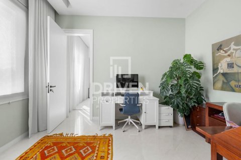 Villa en Umm Suqeim, Dubai, 7 dormitorios, 150.04 m², № 143044 - foto 9