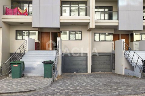 Townhouse in District 12, Jumeirah Village Circle, Dubai 3 bedrooms, 232 sq.m. № 109706