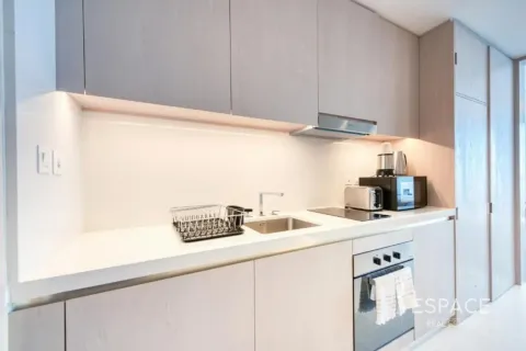 Apartment in Palm Jumeirah, Dubai 48 sq.m. № 123085 - photo 10
