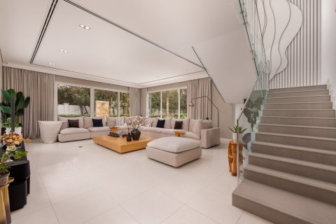 Villa en The Nest, Al Barari, Dubai, 4 dormitorios, 693.29 m², № 141154 - foto 3