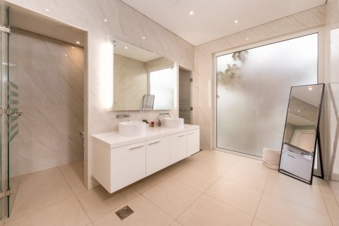 Villa en The Nest, Al Barari, Dubai, 4 dormitorios, 693.29 m², № 141154 - foto 21