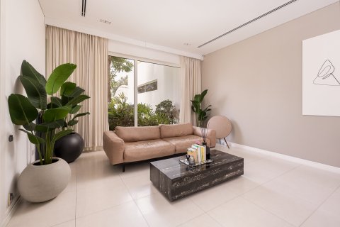 Villa en The Nest, Al Barari, Dubai, 4 dormitorios, 693.29 m², № 141154 - foto 22