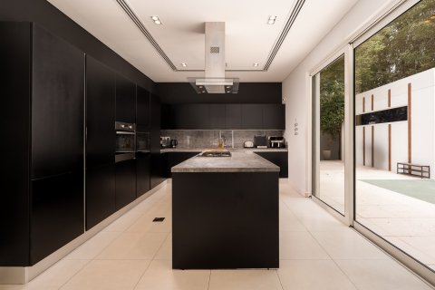 Villa en The Nest, Al Barari, Dubai, 4 dormitorios, 693.29 m², № 141154 - foto 8