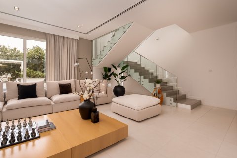 Villa en The Nest, Al Barari, Dubai, 4 dormitorios, 693.29 m², № 141154 - foto 9