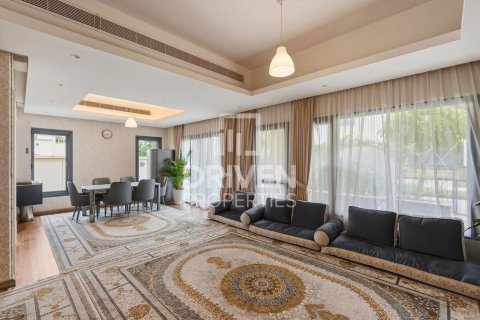 Villa en Mirdif, Dubai, 3 dormitorios, 267 m², № 136364 - foto 4