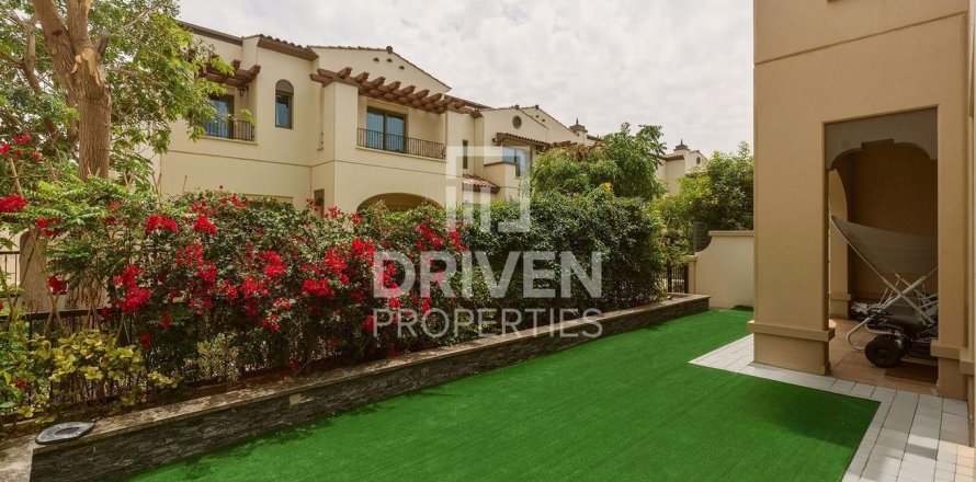 Villa en Mirdif, Dubai, 3 dormitorios, 267 m², № 136364