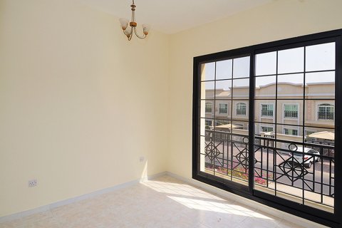 Вилла в Mirdif Villas, Мирдиф, Дубай, 3 спальни, 2492.31м², № 142200
