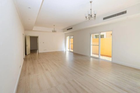 Villa in Dubai Silicon Oasis, Dubai 4 bedrooms, 288 sq.m. № 142197