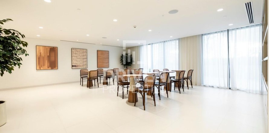 Apartment in EMAAR Beachfront, Dubai Harbour, Dubai 1 bedroom, 76.83 sq.m. № 138416