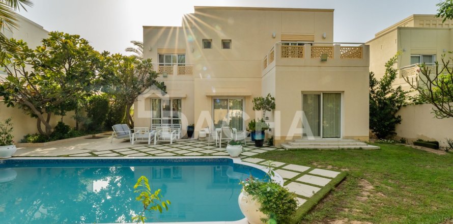 Вилла в Meadows, Дубай, 5 спален, 570м², № 111585