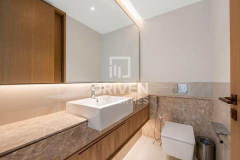 Снять в аренду квартиру в Address Harbour Point, Dubai Creek Harbour (The Lagoons), Дубай: 2 спальни, 104.42м², № 129984 - фото 2