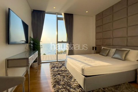 Apartment in Bluewaters Residences, Bluewaters, Dubai 4 bedrooms, 228 sq.m. № 44616 - photo 18