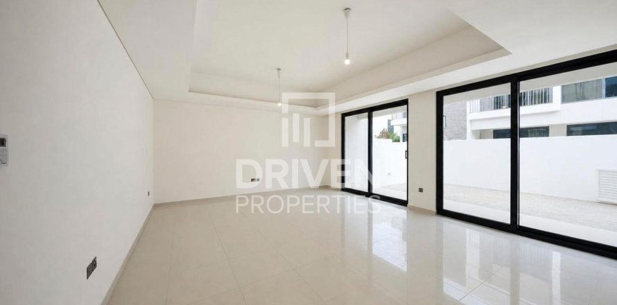 Villa à Dubai, 4 chambres, 174.75 m², № 138854