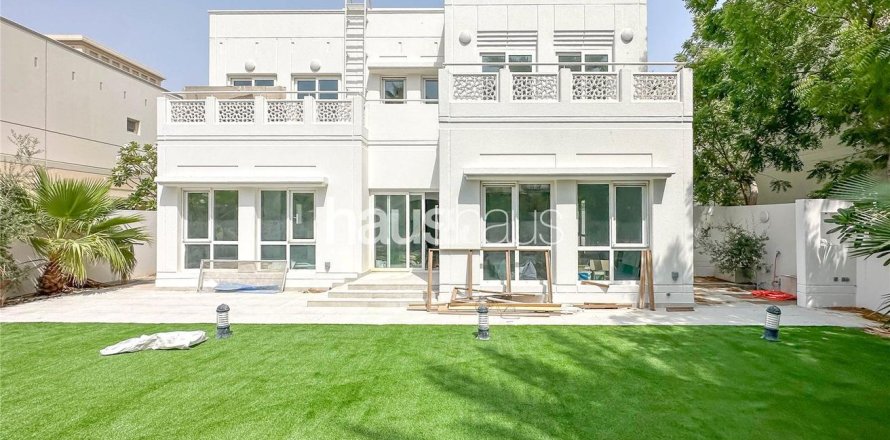 Villa in Meadows, Dubai 5 bedrooms, 353 sq.m. № 44695