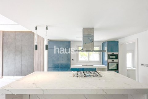 Villa in Meadows, Dubai 5 bedrooms, 353 sq.m. № 44695 - photo 3