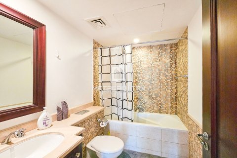 Apartment in Yansoon, Old Town, Dubai 2 bedrooms, 124 sq.m. № 72616 - photo 15