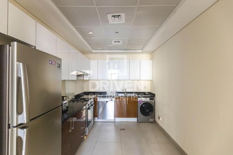 Снять в аренду квартиру в Marina Arcade Tower, Дубай Марина, Дубай: 2 спальни, 107.95м², № 129487 - фото 8