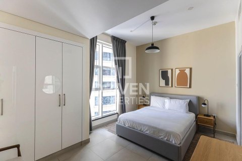 Снять в аренду квартиру в Marina Arcade Tower, Дубай Марина, Дубай: 2 спальни, 107.95м², № 129487 - фото 5
