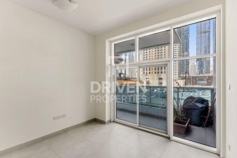 Снять в аренду квартиру в Marina Arcade Tower, Дубай Марина, Дубай: 2 спальни, 116.13м², № 129489 - фото 8