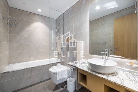 Apartamento en Paramount Tower Hotel & Residences, Business Bay, Dubai, 1 dormitorio, 83 m², № 124943 - foto 20