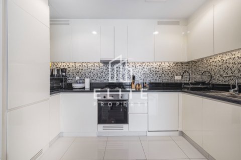 Apartamento en Paramount Tower Hotel & Residences, Business Bay, Dubai, 1 dormitorio, 83 m², № 124943 - foto 18