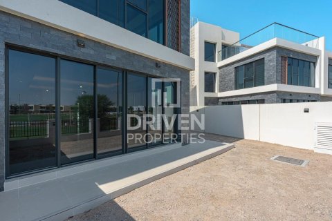 Снять в аренду таунхаус в Silver Springs, DAMAC Hills (Akoya by DAMAC), Дубай: 6 спален, 291.07м², № 136760 - фото 26