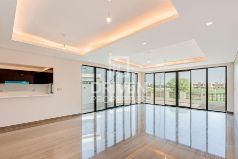 Снять в аренду таунхаус в Silver Springs, DAMAC Hills (Akoya by DAMAC), Дубай: 6 спален, 291.07м², № 136760 - фото 5