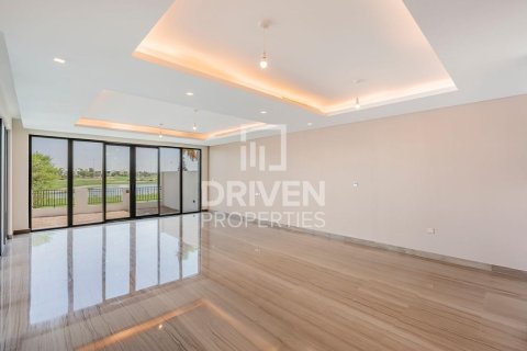 Снять в аренду таунхаус в Silver Springs, DAMAC Hills (Akoya by DAMAC), Дубай: 6 спален, 291.07м², № 136760 - фото 6