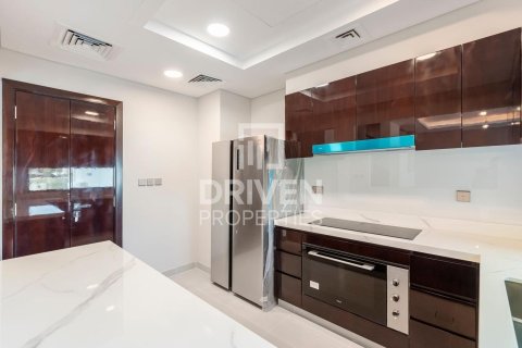 Снять в аренду таунхаус в Silver Springs, DAMAC Hills (Akoya by DAMAC), Дубай: 6 спален, 291.07м², № 136760 - фото 18