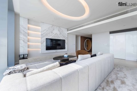 Apartment in Dubai 4 bedrooms, 196.1 sq.m. № 141353 - photo 7