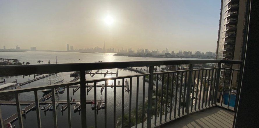 Apartment in Dubai 3 bedrooms, 200 sq.m. № 111818