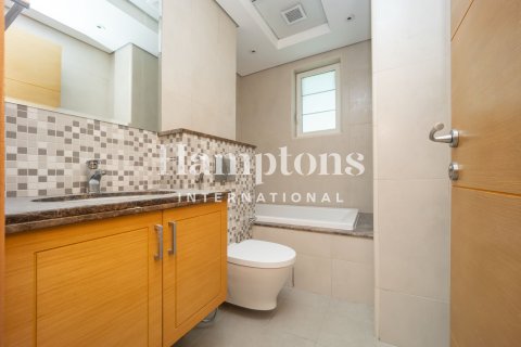 Villa in Jumeirah Park Homes, Jumeirah Park, Dubai 4 bedrooms, 510.00030880 sq.m. № 135089 - photo 25
