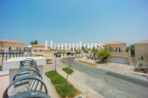 Villa in Jumeirah Park Homes, Jumeirah Park, Dubai 4 bedrooms, 510.00030880 sq.m. № 135089 - photo 18