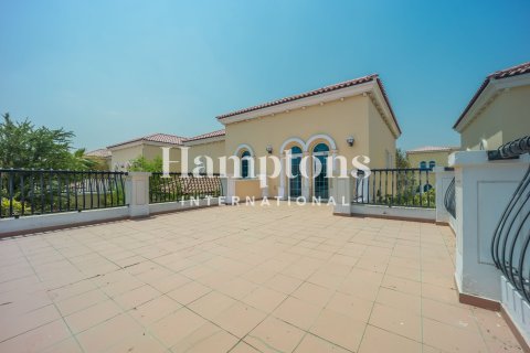 Villa in Jumeirah Park Homes, Jumeirah Park, Dubai 4 bedrooms, 510.00030880 sq.m. № 135089 - photo 6