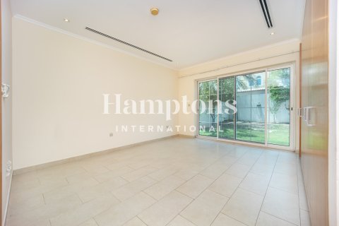 Villa in Jumeirah Park Homes, Jumeirah Park, Dubai 4 bedrooms, 510.00030880 sq.m. № 135089 - photo 9