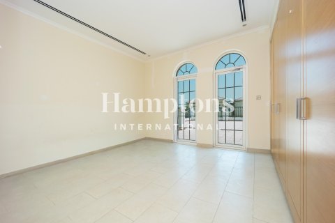 Villa in Jumeirah Park Homes, Jumeirah Park, Dubai 4 bedrooms, 510.00030880 sq.m. № 135089 - photo 21