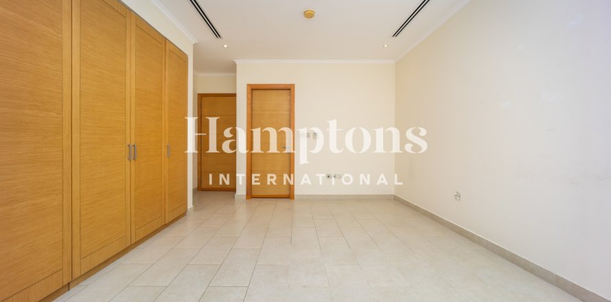 Villa in Jumeirah Park Homes, Jumeirah Park, Dubai 4 bedrooms, 510 sq.m. № 135089