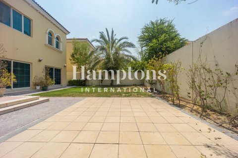 Villa in Jumeirah Park Homes, Jumeirah Park, Dubai 4 bedrooms, 510.00030880 sq.m. № 135089 - photo 12