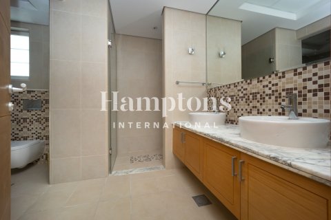 Villa in Jumeirah Park Homes, Jumeirah Park, Dubai 4 bedrooms, 510.00030880 sq.m. № 135089 - photo 28