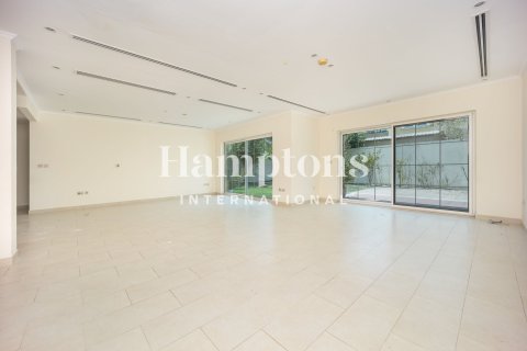 Villa in Jumeirah Park Homes, Jumeirah Park, Dubai 4 bedrooms, 510.00030880 sq.m. № 135089 - photo 22